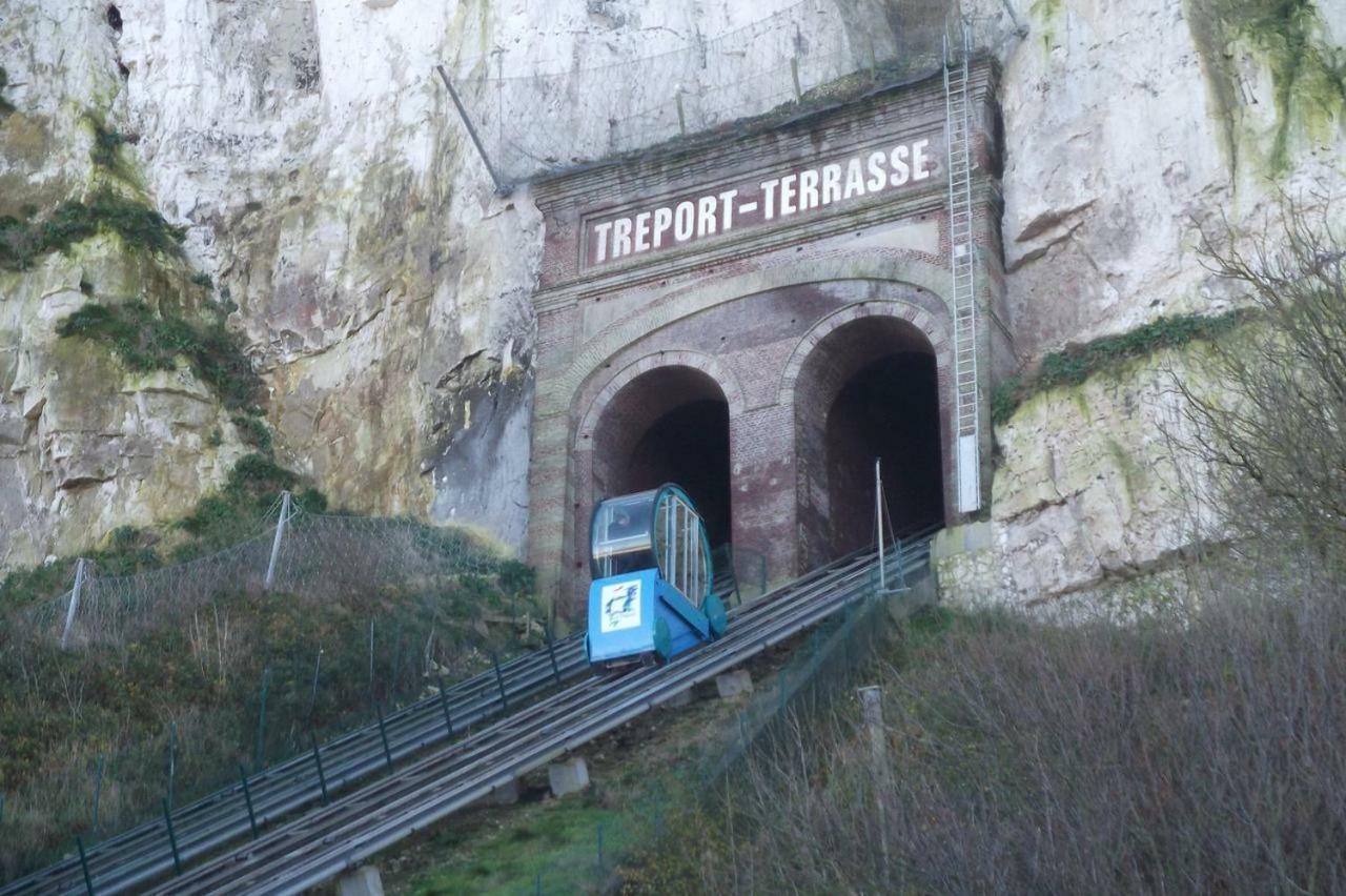 L'Escale Apartment Le Treport Bagian luar foto